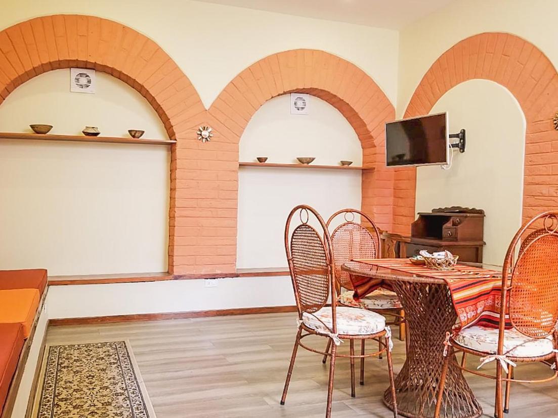 Casa Lunaloma - Boutique Apartments كويتو الغرفة الصورة